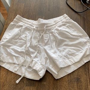 White, cotton shorts